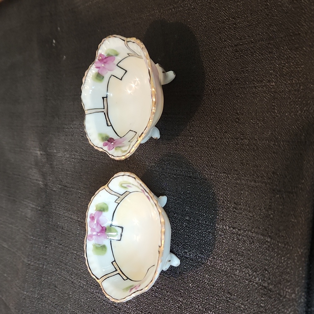 VINTAGE SET OF 2 HAND PAINTED NIPPON FOOTED BOWLS.